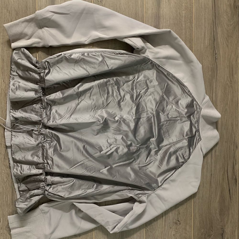 - Lululemon jacket new S - Picture 3 of 5